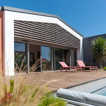 D'architecte Avec Piscine A 800m De La Villa