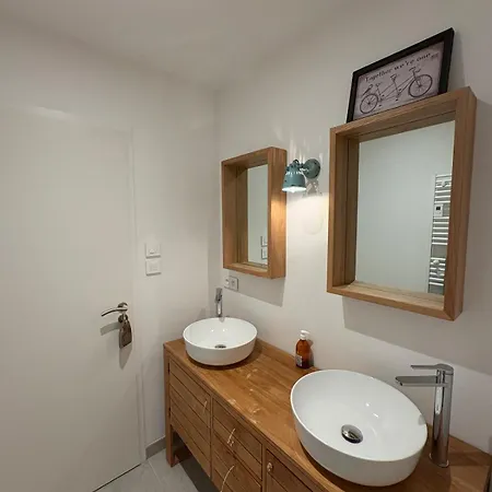 Villa D'architecte Avec Piscine A 800m De La
